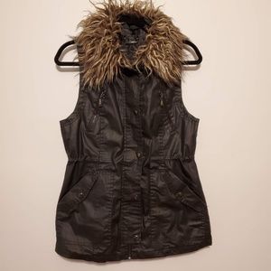 Faux fur collar black faux leather vest jacket ODYN button down